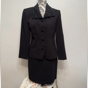 Vintage J.S.J. Petite Black Beaded Unlined 2 Piece Skirt Jacket Suit Size 6P.